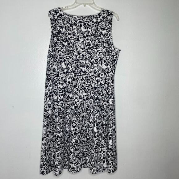 Talbots Fit & Flare Dress 14 Sleeveless Navy White Floral Cottagecore Summer - Picture 4 of 7